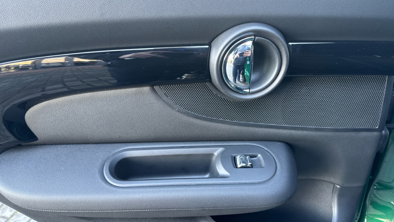 MINI Clubman 1.5 Cooper Exclusive Premium 6dr Auto Petrol Estate